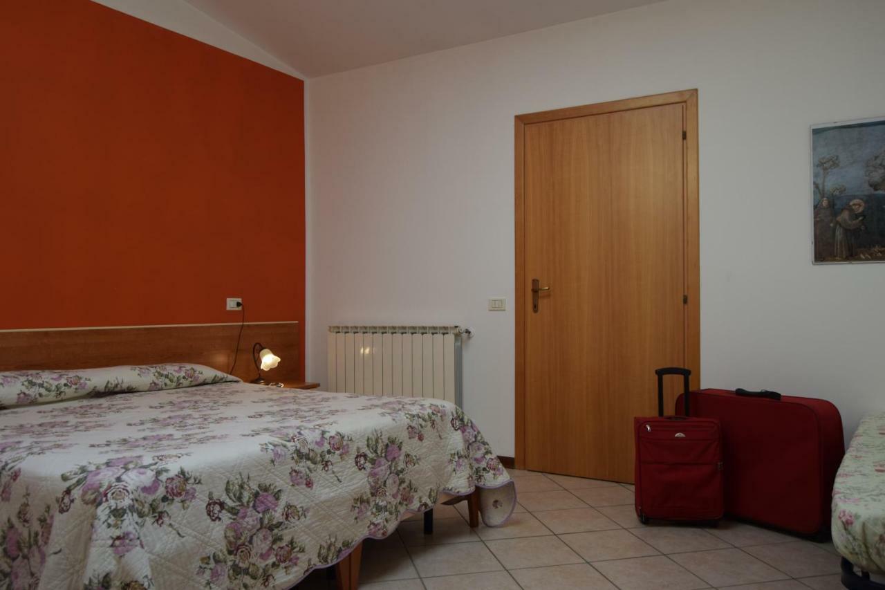 Il Turrione "App. Santa Chiara" Διαμέρισμα Ασίζη Εξωτερικό φωτογραφία